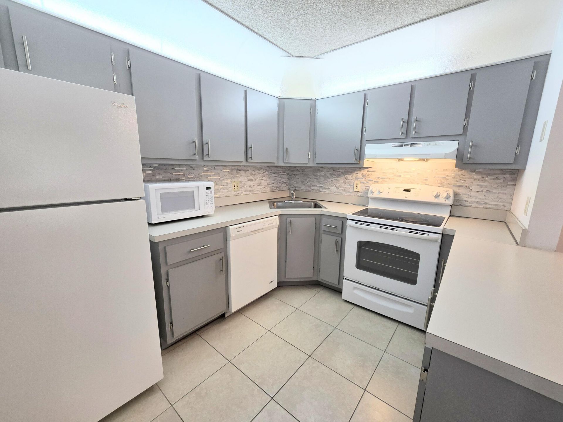2907 Ashley Drive W, Unit A, West Palm Beach, FL 33415 Photo