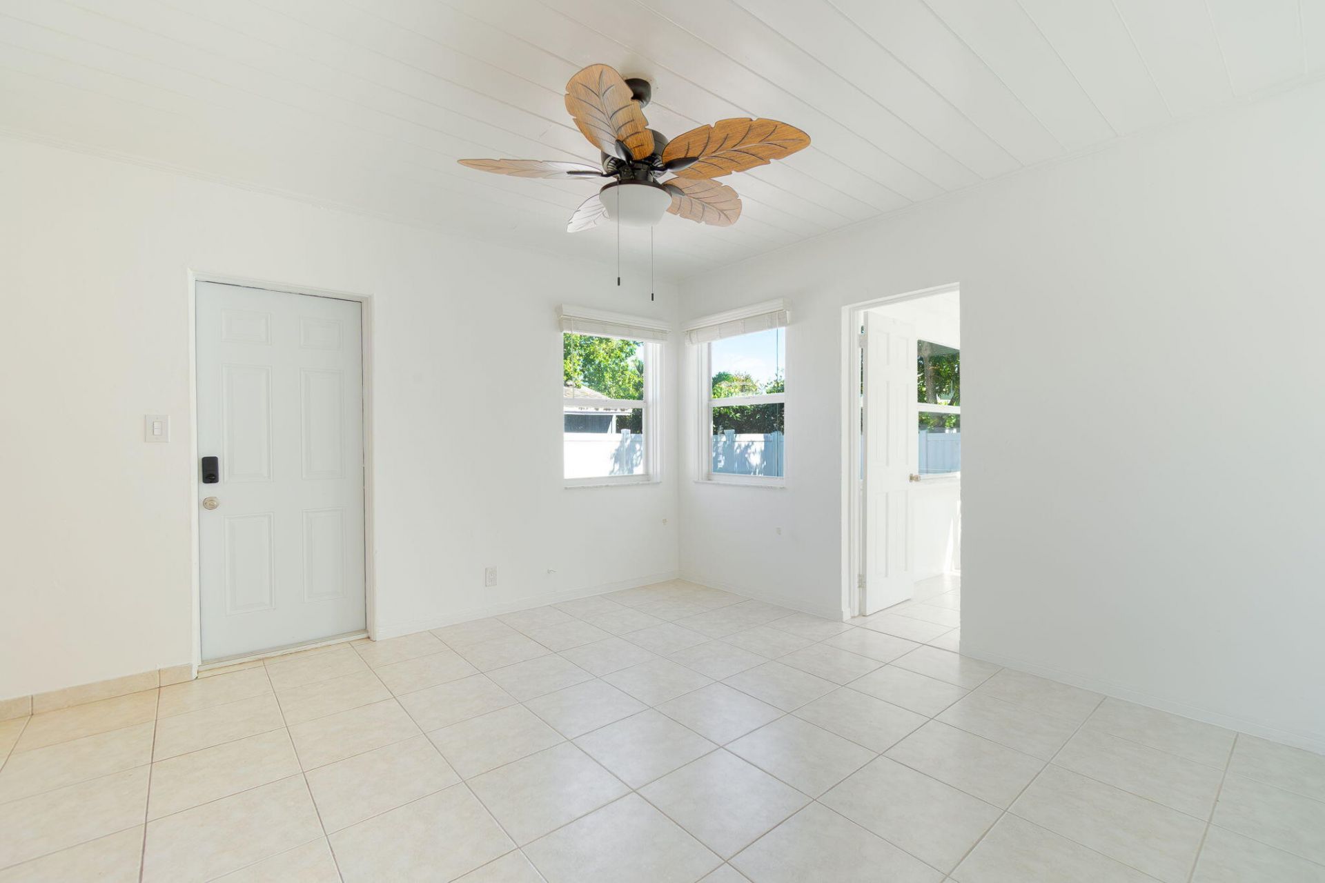 214 NE 11th Street, Unit #B, Delray Beach, FL 33444 Photo
