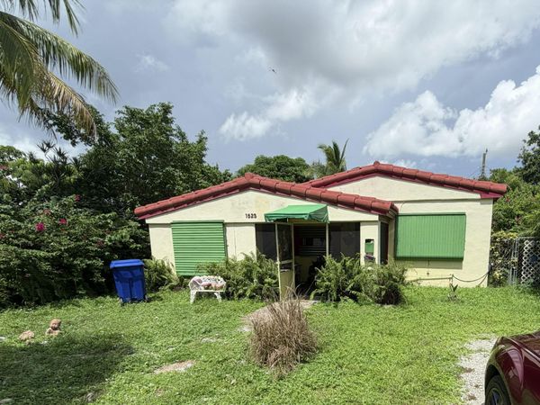 1523 NE 173rd Street, North Miami Beach, FL 33162