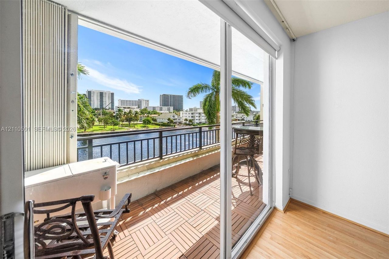 2880 NE 14th St Cswy , Unit 404, Pompano Beach, FL 33062 Photo
