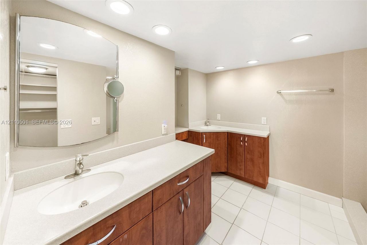 2880 NE 14th St Cswy , Unit 404, Pompano Beach, FL 33062 Photo