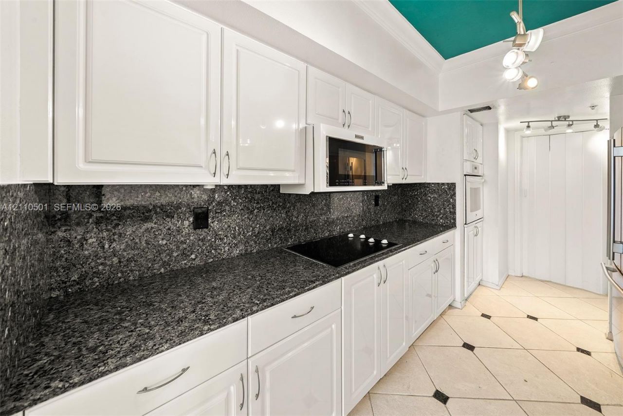 2880 NE 14th St Cswy , Unit 404, Pompano Beach, FL 33062 Photo