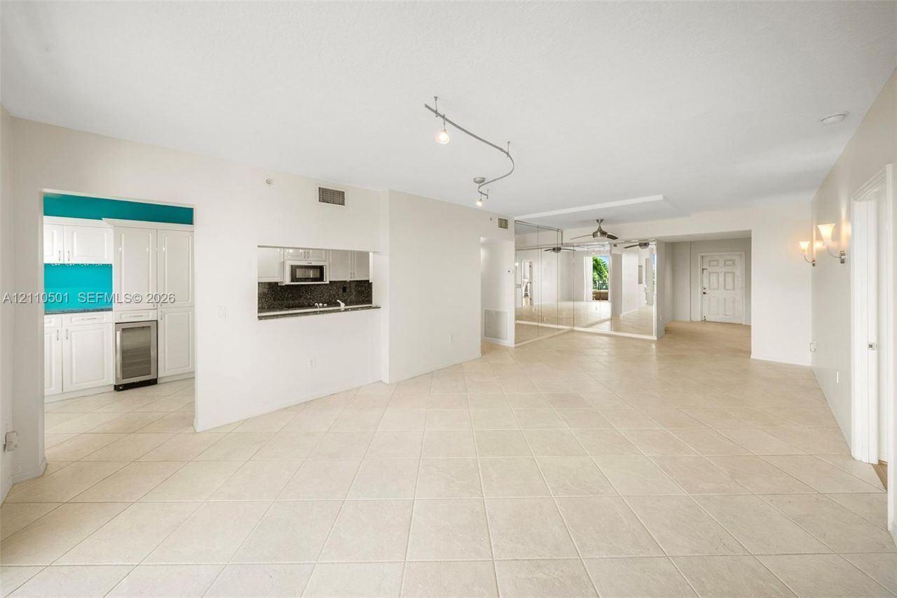2880 NE 14th St Cswy , Unit 404, Pompano Beach, FL 33062 Photo