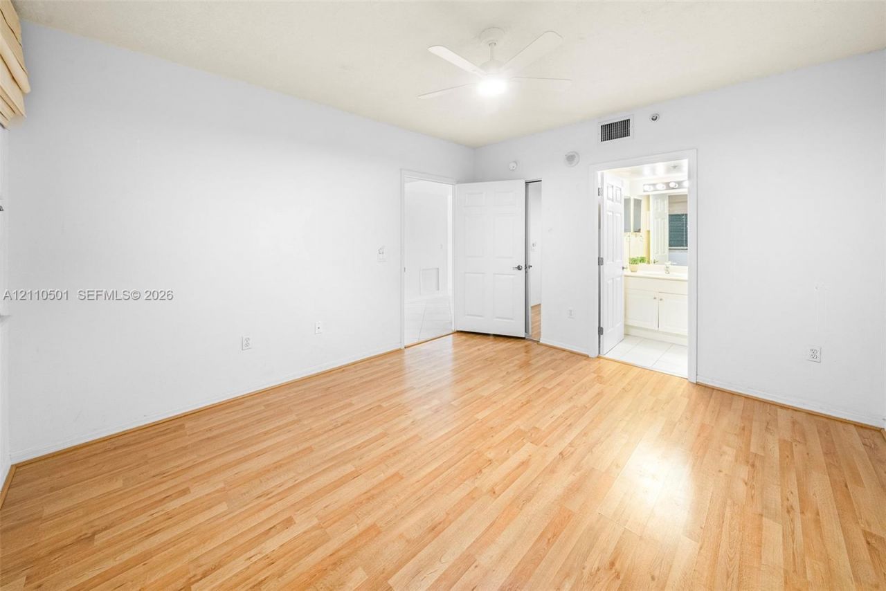 2880 NE 14th St Cswy , Unit 404, Pompano Beach, FL 33062 Photo