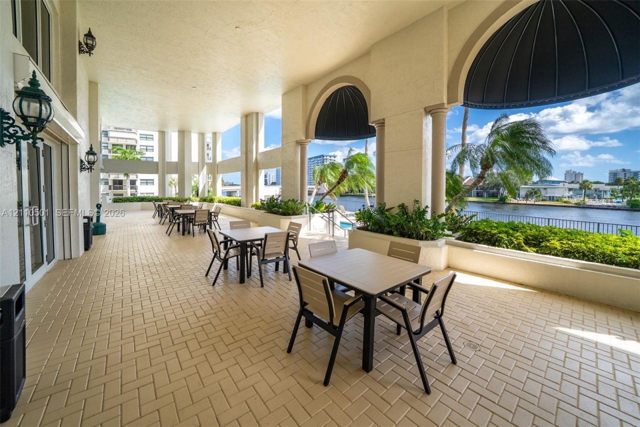 2880 NE 14th St Cswy , Unit 404, Pompano Beach, FL 33062 Photo