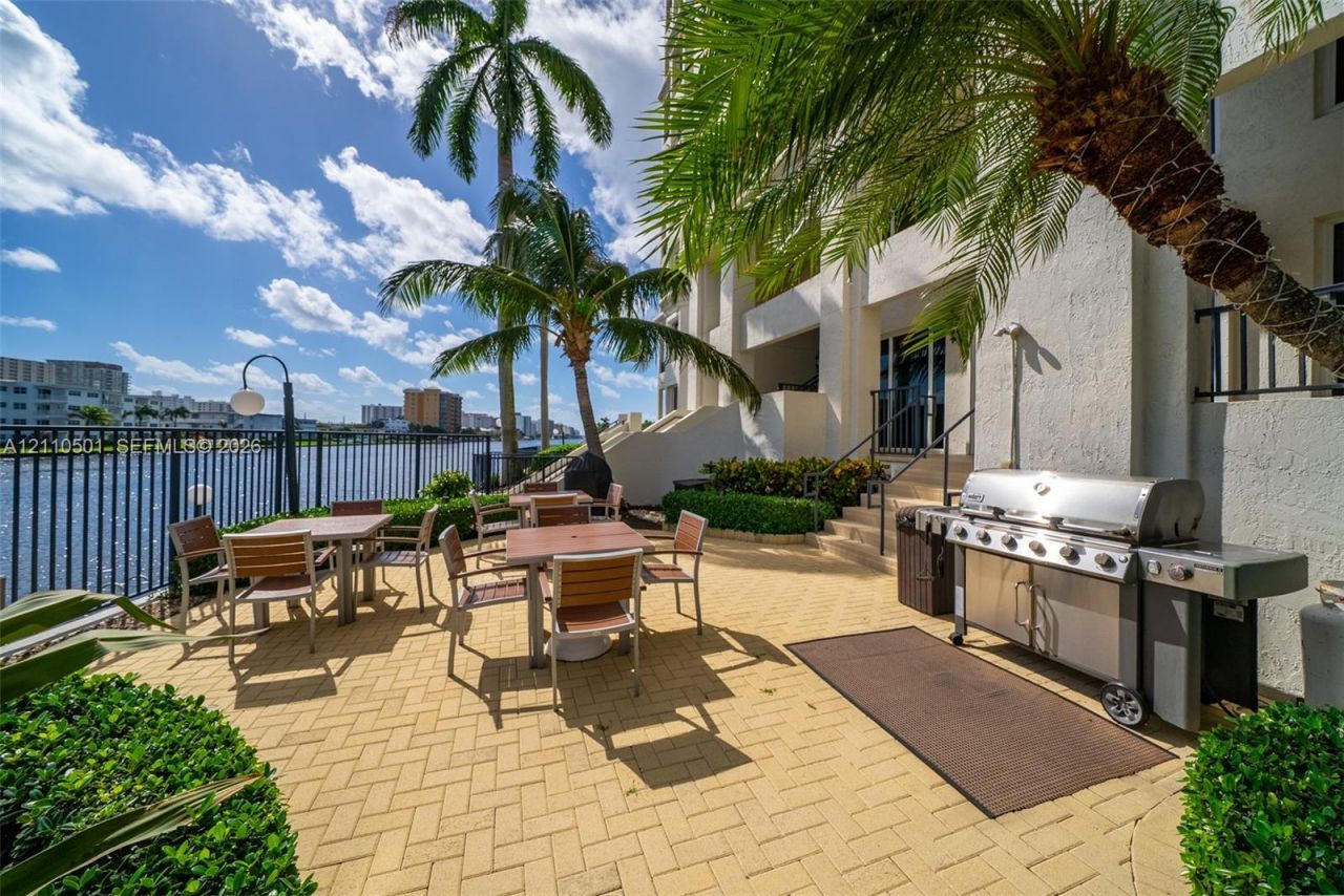 2880 NE 14th St Cswy , Unit 404, Pompano Beach, FL 33062 Photo