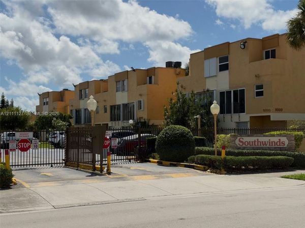 9300 W Flagler St , Unit 215C, Miami, FL 33174