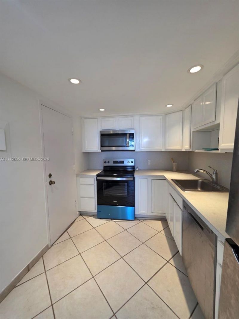 800 West Ave , Unit 401, Miami Beach, FL 33139 Photo