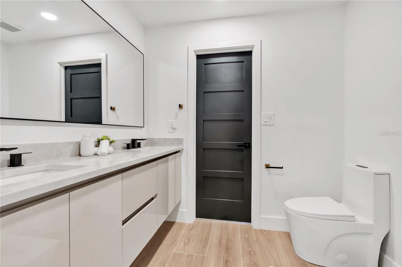5031 Saint Denis Court, Belle Isle, FL 32812 Photo