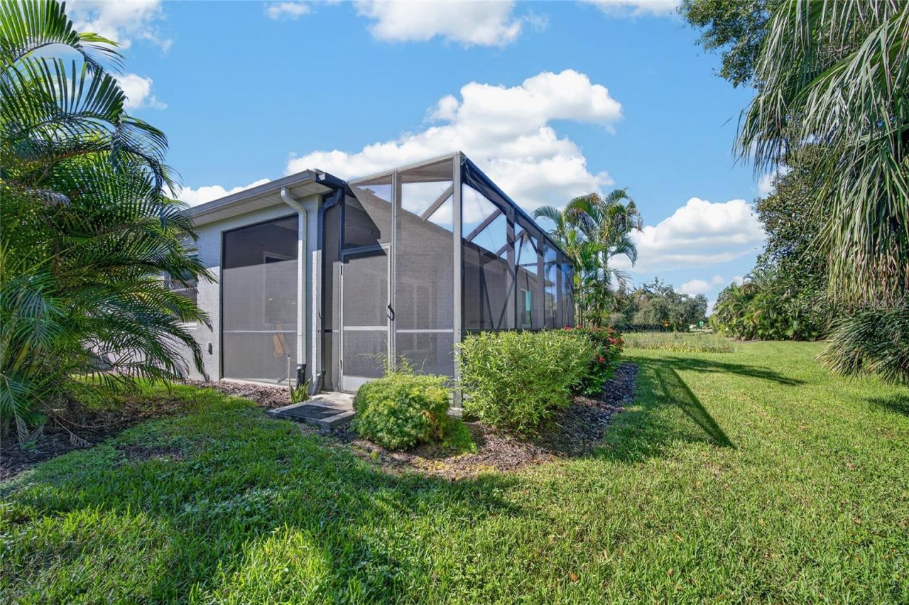 3803 Woodcliff Lake Terrace , Sarasota, FL 34243 Photo