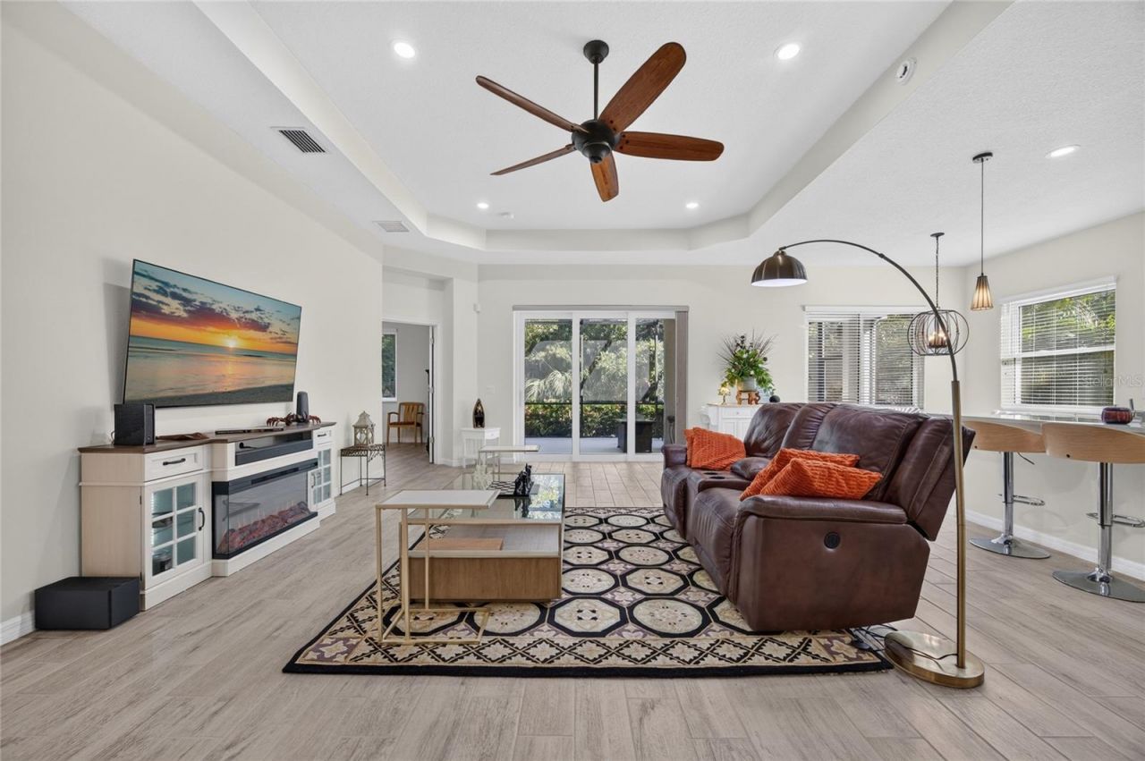 3803 Woodcliff Lake Terrace , Sarasota, FL 34243 Photo