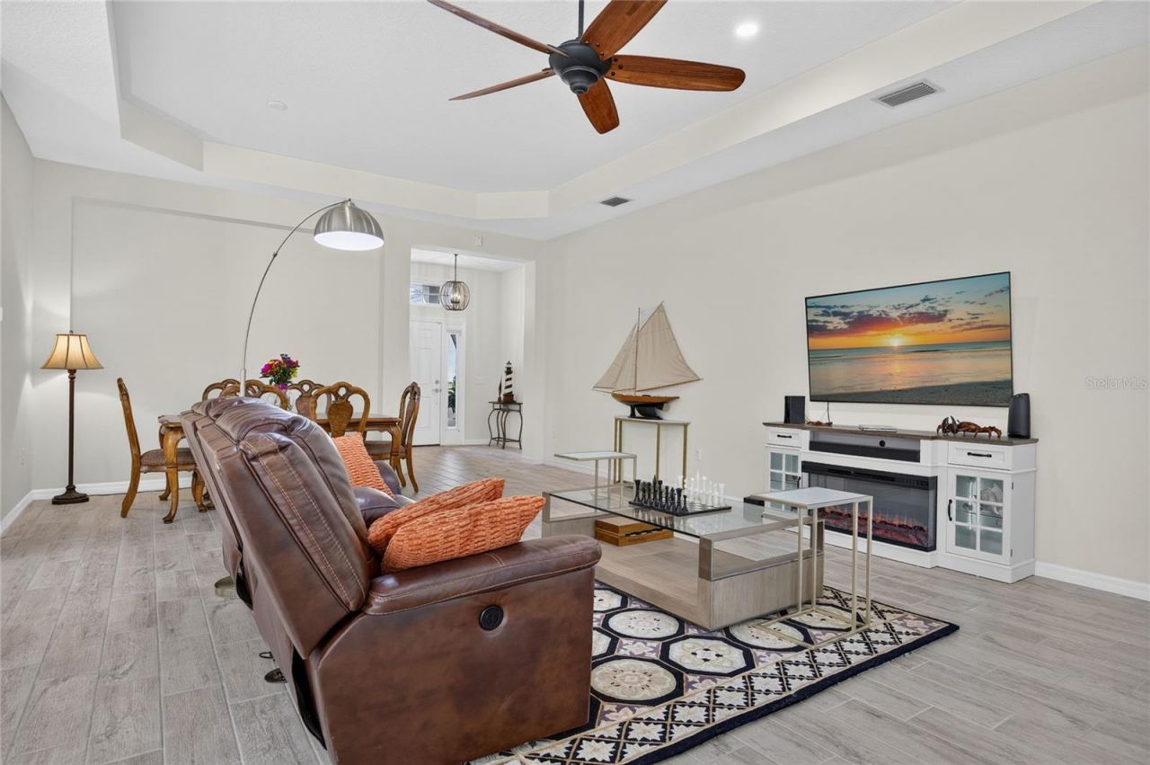 3803 Woodcliff Lake Terrace , Sarasota, FL 34243 Photo