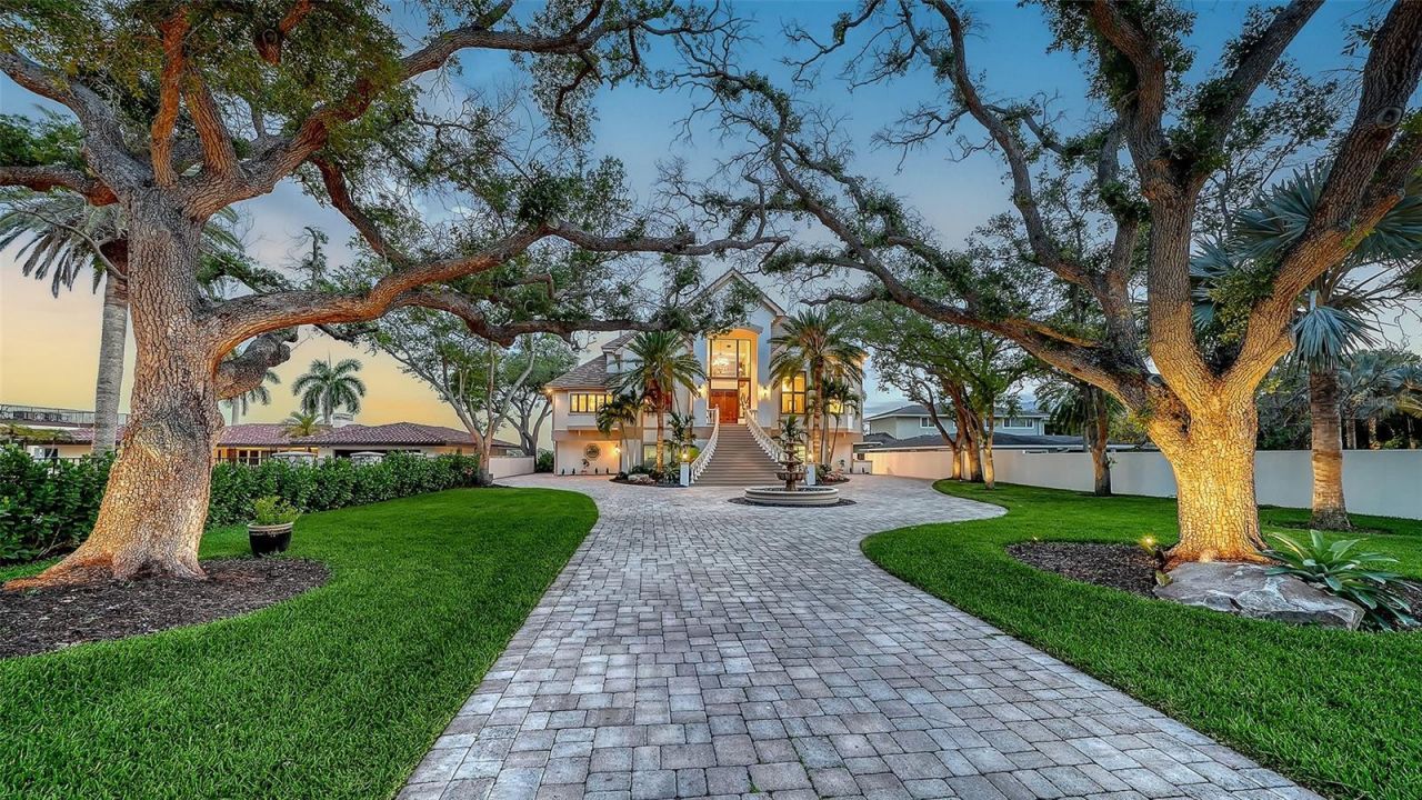 1240 Hillview Drive, Sarasota, FL 34239 Photo