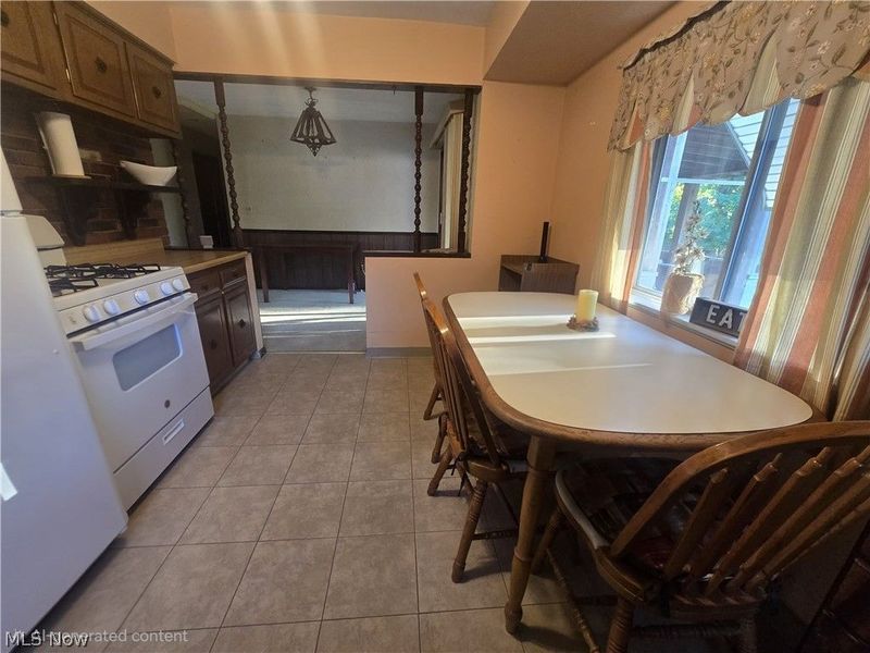 7670 Sleepy Hollow Drive , Parma, OH 44130 Photo 2