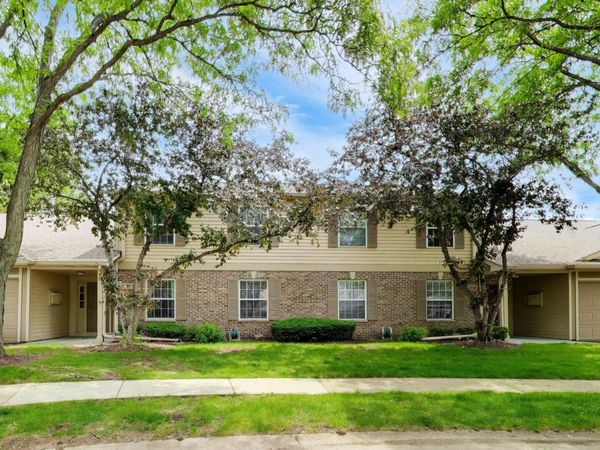1107 Canterbury Court , Unit D, Elgin, IL 60120