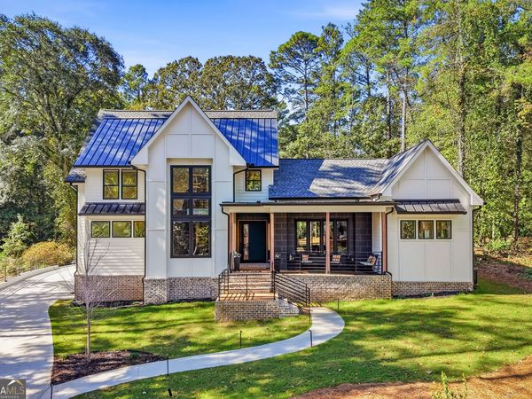 450 Dix Lee On Drive, Fayetteville, GA 30214