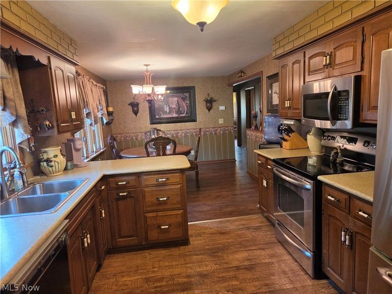 10560 Laurens Drive NE, Bolivar, OH 44612 Photo 5