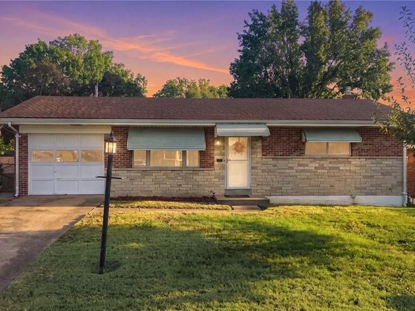 317 Earlsfield Lane, St Louis, MO 63125