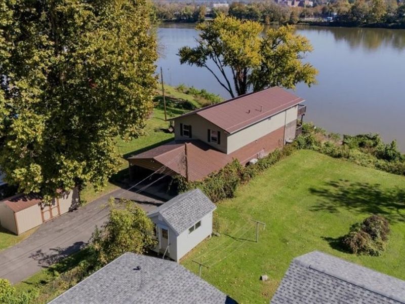 210 Florence Street , Belpre, OH 45714 Photo 5