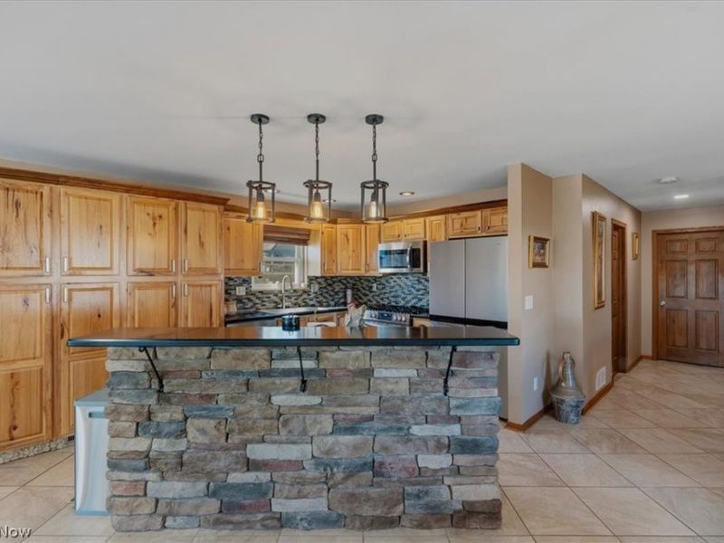 210 Florence Street , Belpre, OH 45714 Photo 9