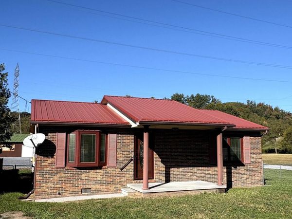 138 Lovers Lane, Elizabethton, TN 37643