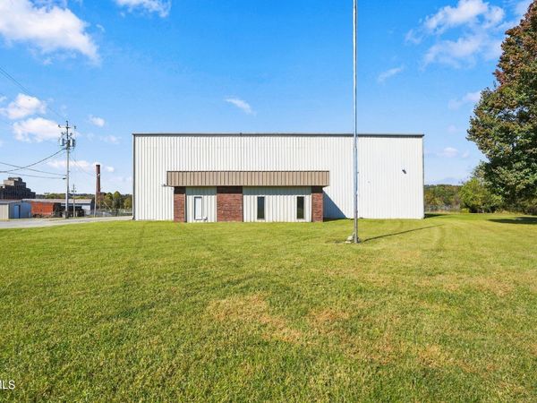 300 Cherokee Park Drive, Elizabethton, TN 37643