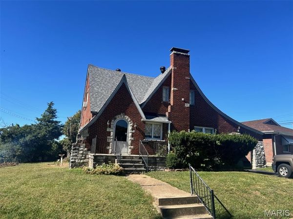 7919 Martys Drive , St Louis, MO 63123