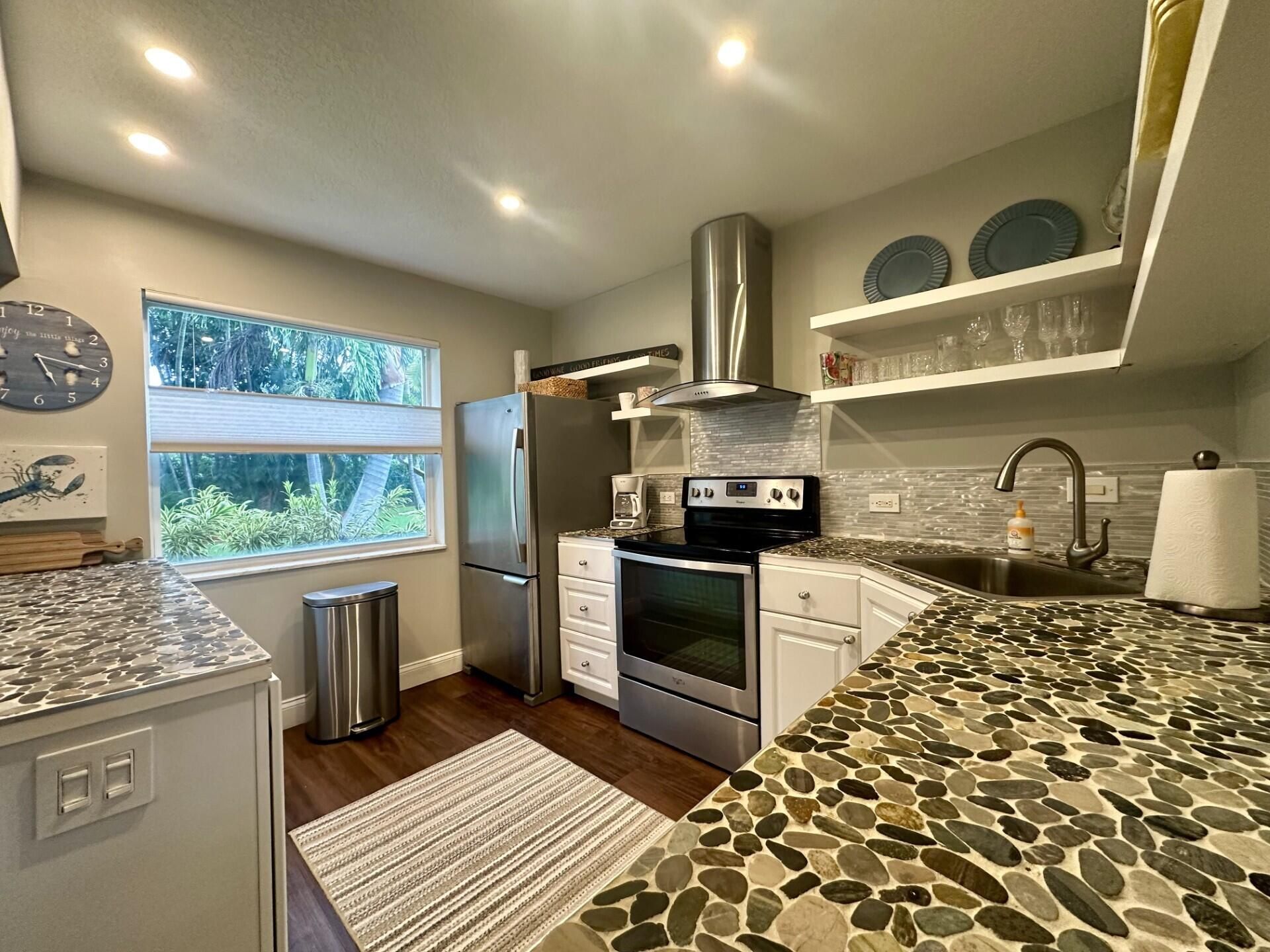 25 Colonial Club Drive, Unit 103, Boynton Beach, FL 33435 Photo
