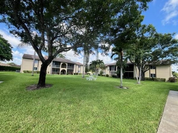 304 Pine Circle, Unit C-2, Greenacres, FL 33463