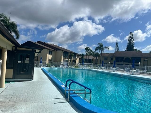 304 Pine Circle, Unit C-2, Greenacres, FL 33463 Photo