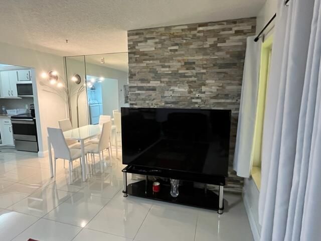 304 Pine Circle, Unit C-2, Greenacres, FL 33463 Photo