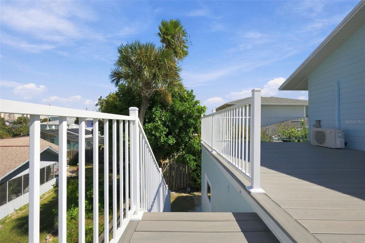 110 Surf Street, New Smyrna Beach, FL 32169 Photo