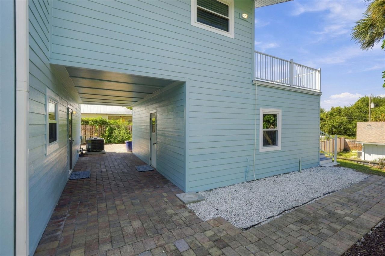 110 Surf Street, New Smyrna Beach, FL 32169 Photo