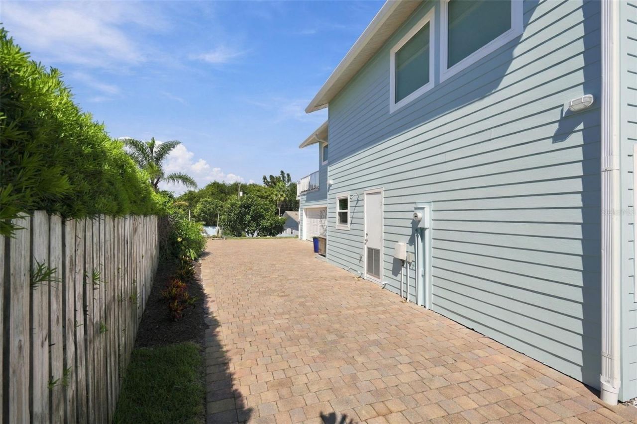 110 Surf Street, New Smyrna Beach, FL 32169 Photo