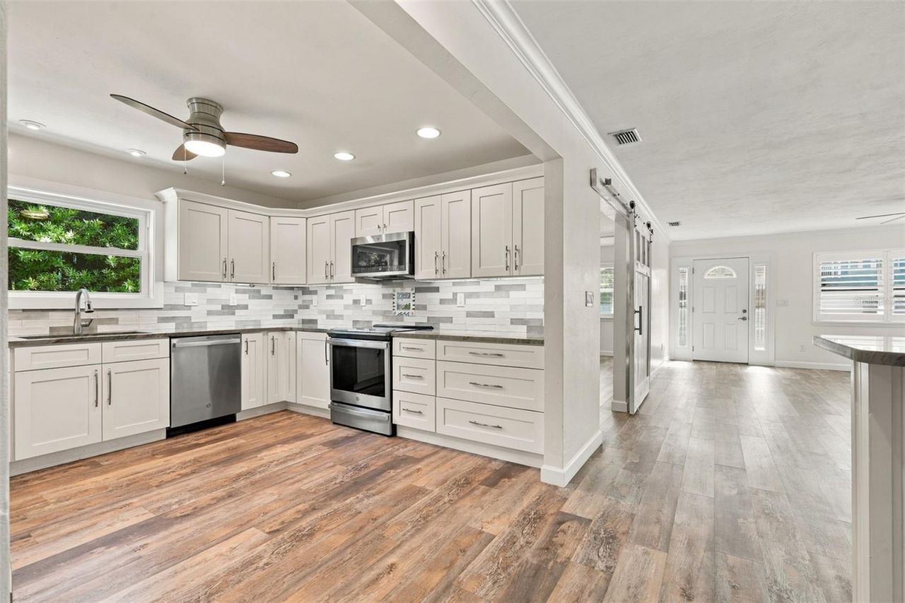 110 Surf Street, New Smyrna Beach, FL 32169 Photo