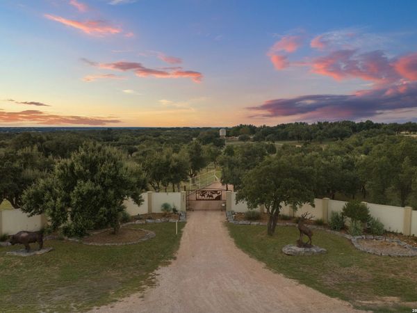 3701 HIGHWAY 41, Mountain Home, TX 78058