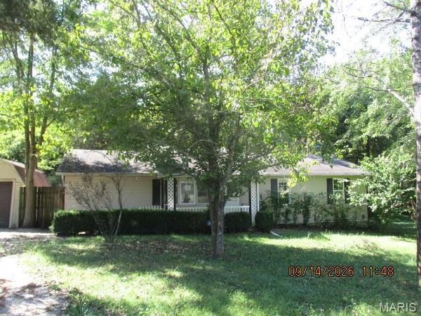 24900 Highway 32 , Belleview, MO 63623