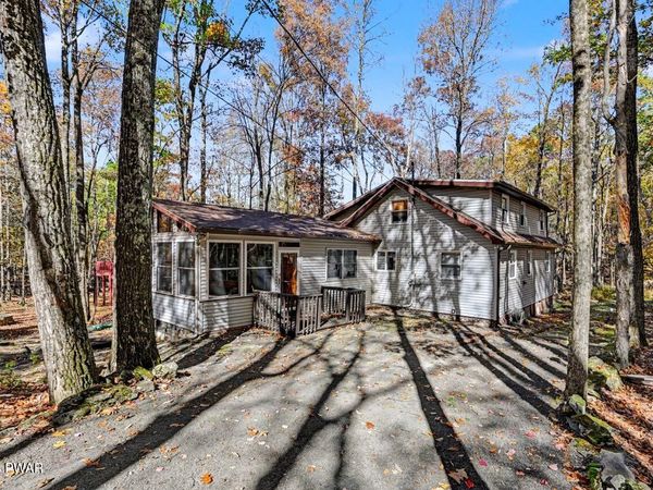 107 Lone Pine Bay Road , Hawley, PA 18428