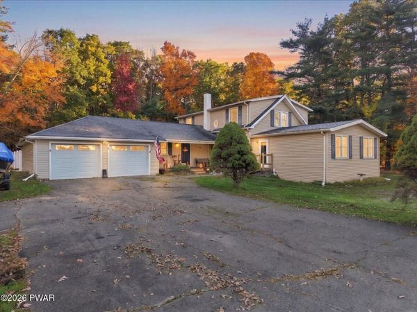73 Lakeshore Drive , Lakeville, PA 18438