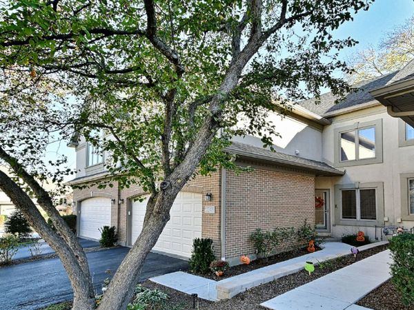 1043 W Sutton Court , Palatine, IL 60067