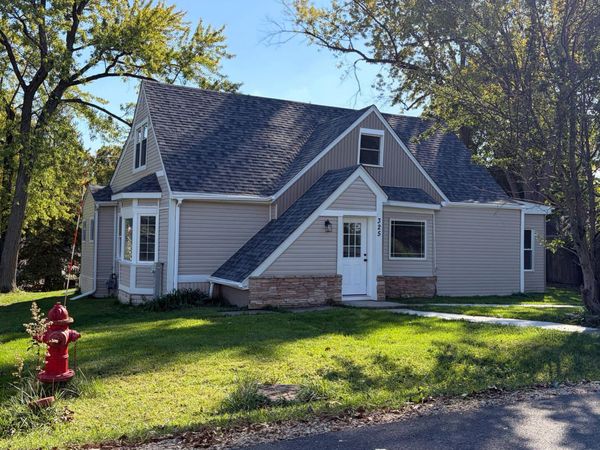 325 E E Lake Shore Drive , Round Lake Park, IL 60073