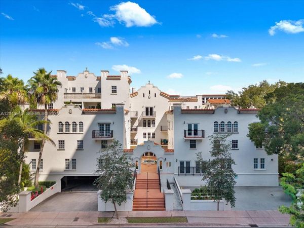 323 Navarre Ave, Unit 202, Coral Gables, FL 33134