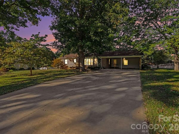 225 Edgewood Drive, Statesville, NC 28625