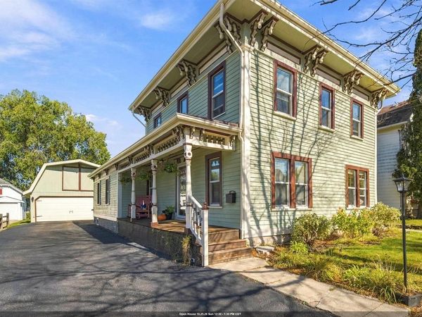 422 W 11TH AVENUE, Oshkosh, WI 54902
