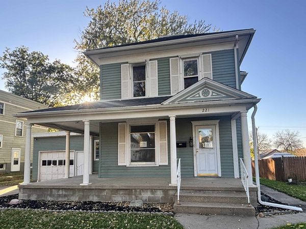 221 2nd Avenue SE, Le Mars, IA 51031