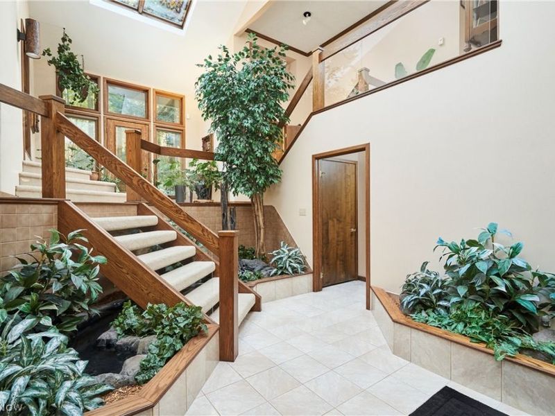 302 Hatch Road, Wadsworth, OH 44281 Photo 3