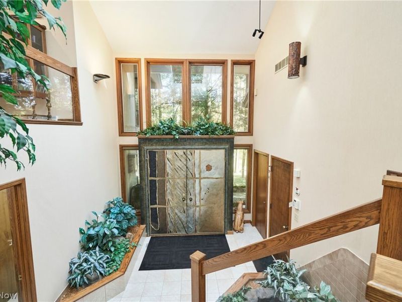 302 Hatch Road, Wadsworth, OH 44281 Photo 4