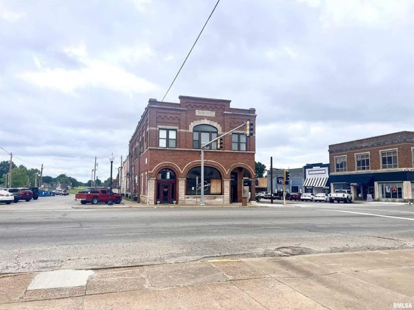 110 W Cherry Street, Herrin, IL 62948