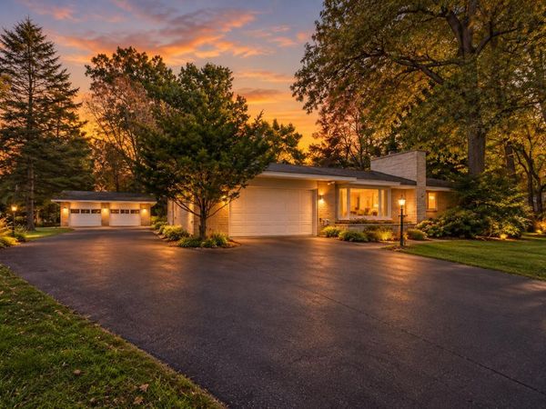 10247 S Westnedge Avenue, Portage, MI 49002