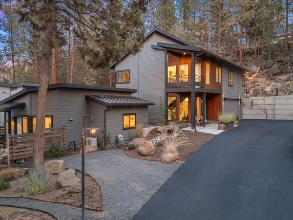 61552 Oakwood Place, Unit 1 & 2, Bend, OR 97702